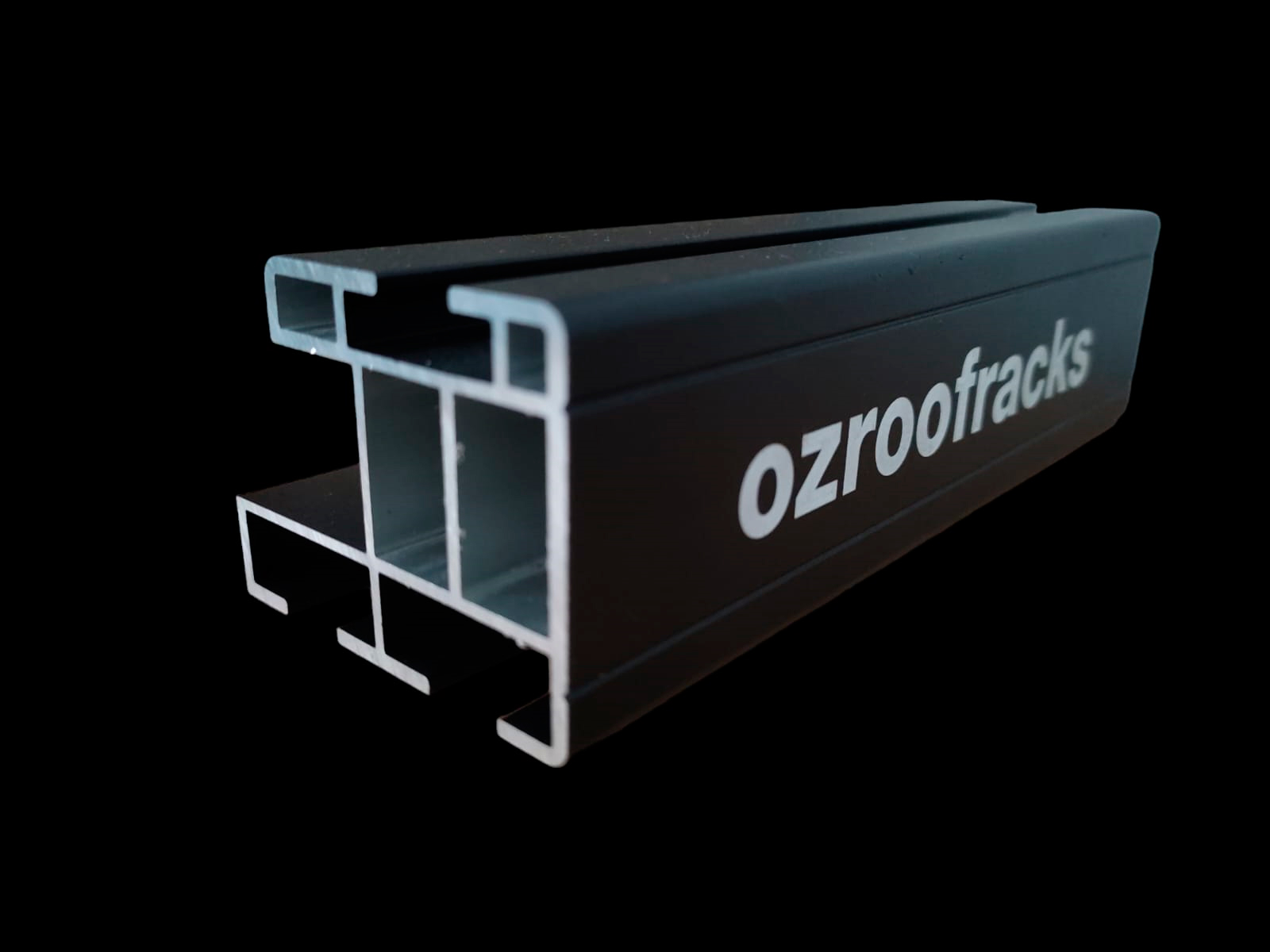 1x OZ310 Tradesman Roof Platform 1330x3100MM for Hiace 100 and Hiace 200 Series