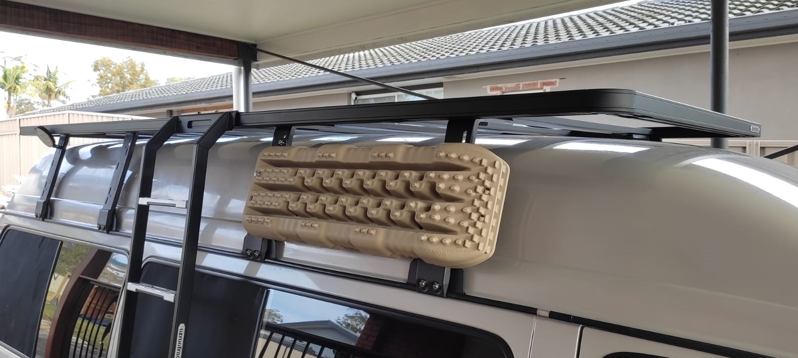 1x OZ310 Tradesman Roof Platform 1330x3100MM for Hiace 100 and Hiace 200 Series