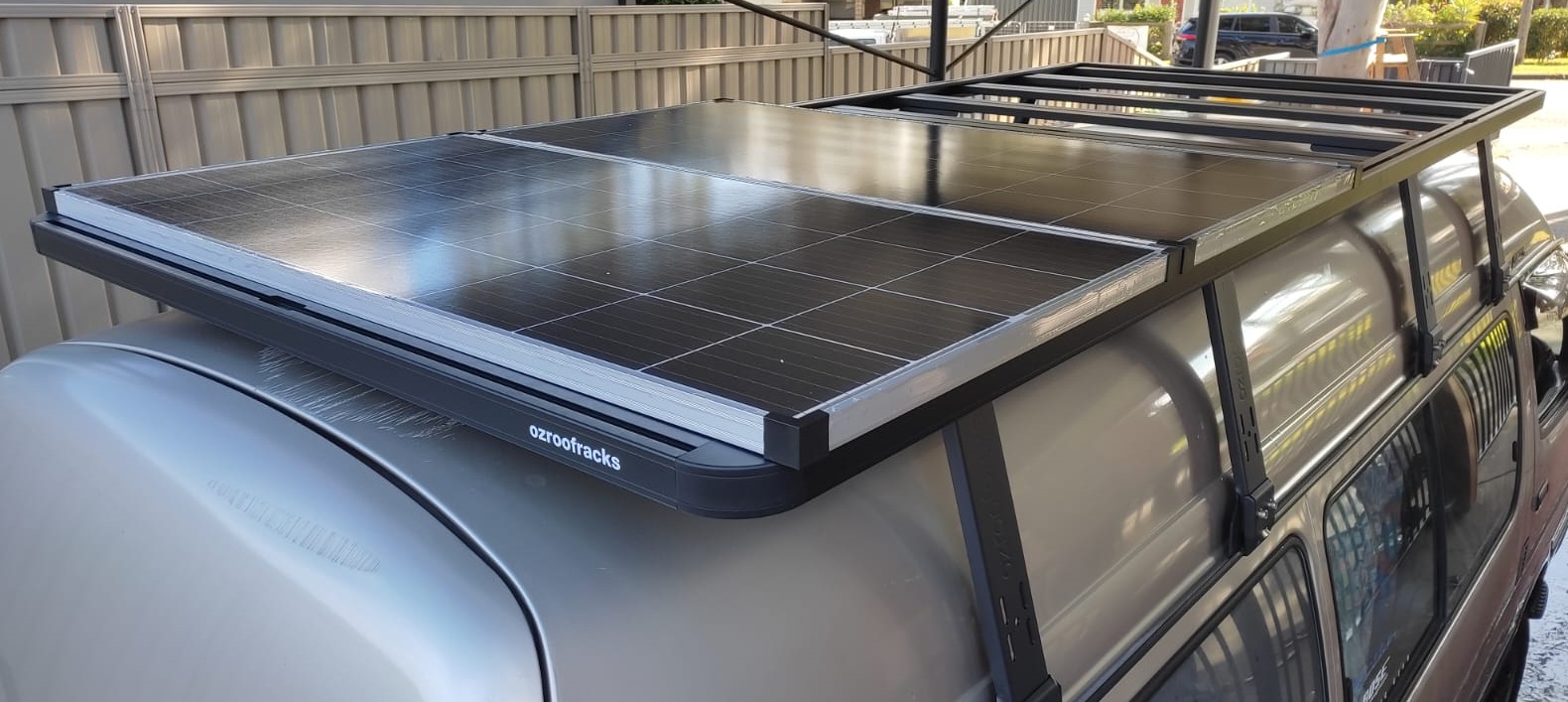 1x OZ310 Tradesman Roof Platform 1330x3100MM for Hiace 100 and Hiace 200 Series