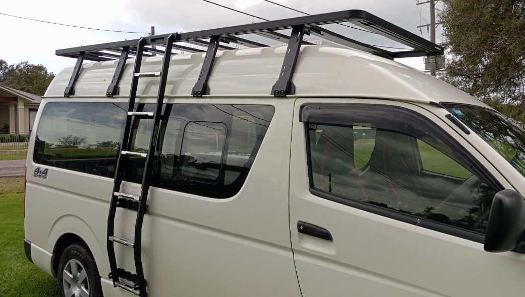 1x Tradesman Roof Platform + Ladder + 8x Brackets