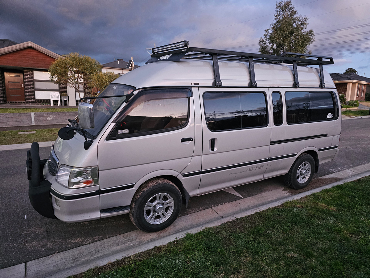 1x Tradesman Roof Platform + Ladder + 8x Brackets